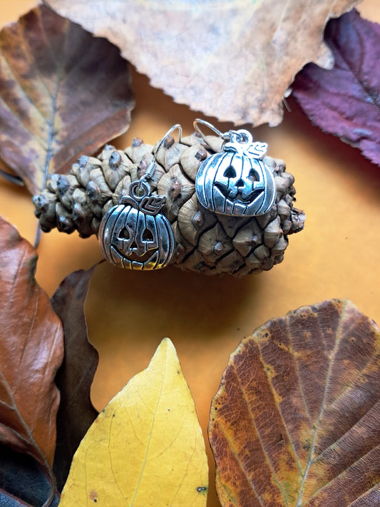 Harvest charms - La Voisin