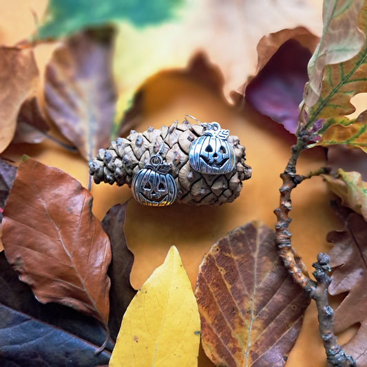 Harvest charms - La Voisin